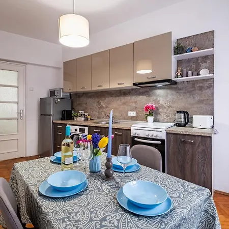 Lovely Art - Victory 公寓 *