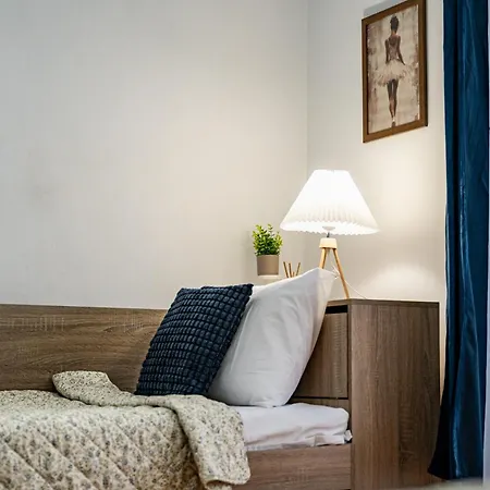 Lovely Art - Victory Apartament